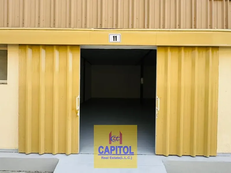 900 sqft Front Side with Big Door Storage Warehouse Available for Rent in Al Quoz (BK)