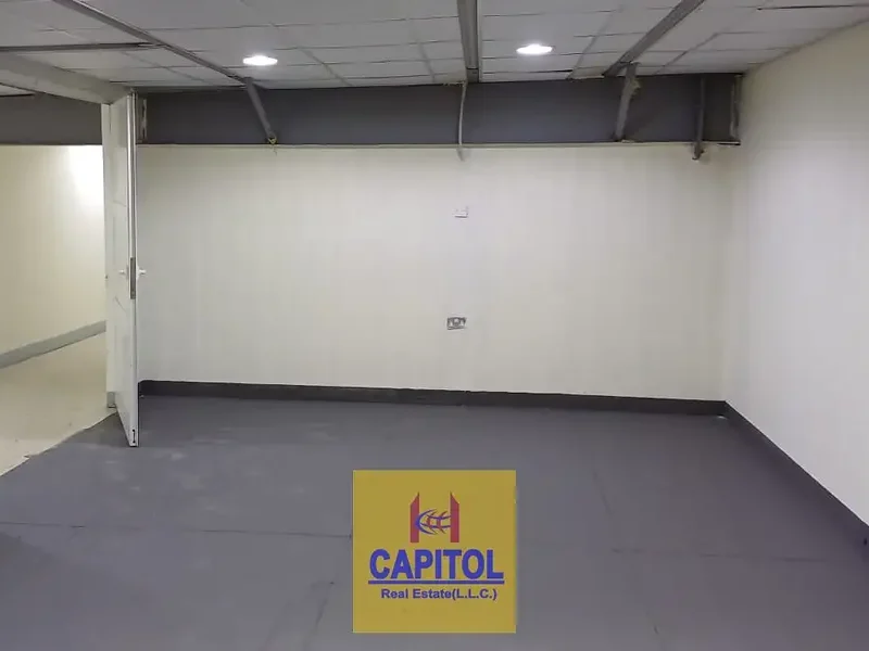900 sqft Front Side with Big Door Storage Warehouse Available for Rent in Al Quoz (BK)