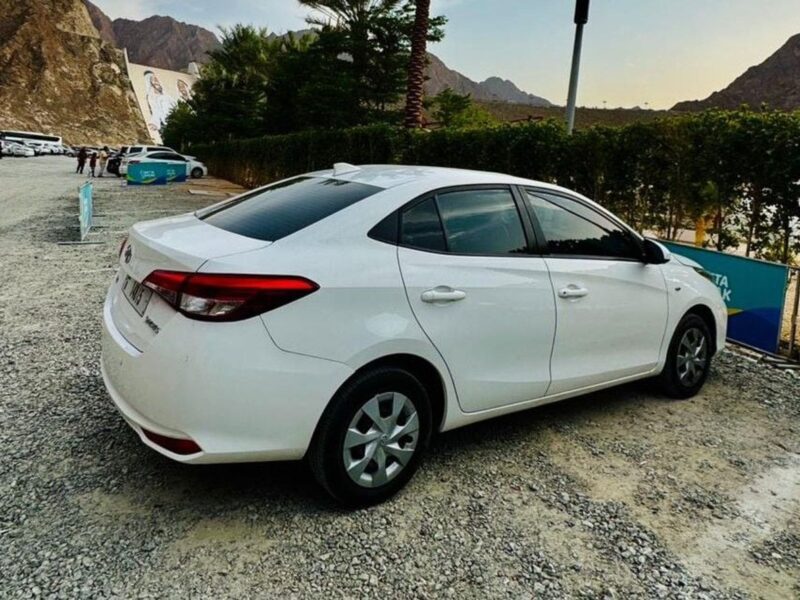 2022 Toyota Yaris G 1.5 Litres 4 Cylinders Petrol Engine White Black Sedan FWD GCC Specs