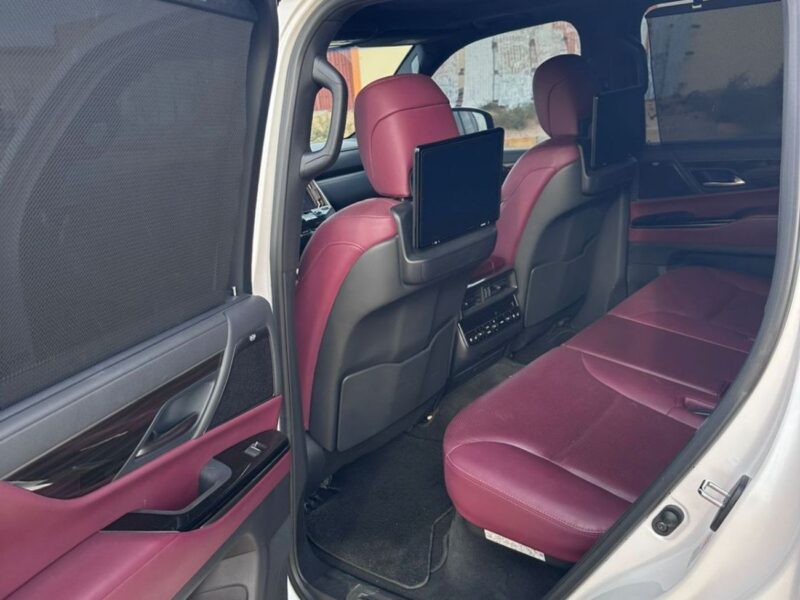2022 Lexus LX 600 3.5L twin-turbo V6 Petrol Engine Full Option White Purple SUV GCC Specs