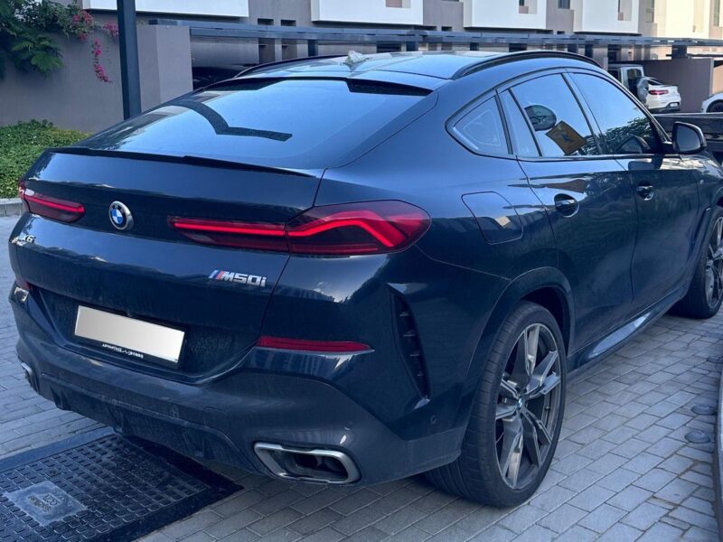 2020 BMW X6 M50i 4.4 Litres TWIN TURBO V8 Petrol Engine Black Maroon SUV GCC Specs
