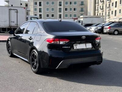2020 Toyota Corolla SE 2.0 Liter 4 Cylinder Petrol Engine Black Sedan Automatic