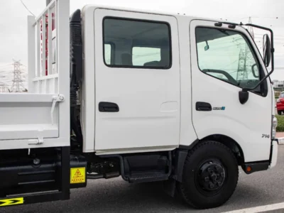 2024 Hino 300 Series 714 Double Cab 4.0‑liter Turbocharged Diesel Engine White Grey Truck