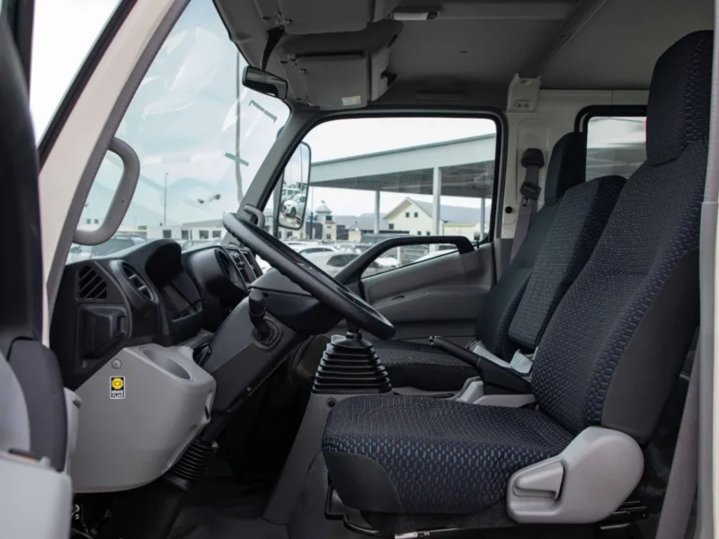 2024 Hino 300 Series 714 Double Cab 4.0‑liter Turbocharged Diesel Engine White Grey Truck