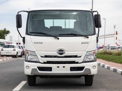 2024 Hino 300 Series 714 Double Cab 4.0‑liter Turbocharged Diesel Engine White Grey Truck