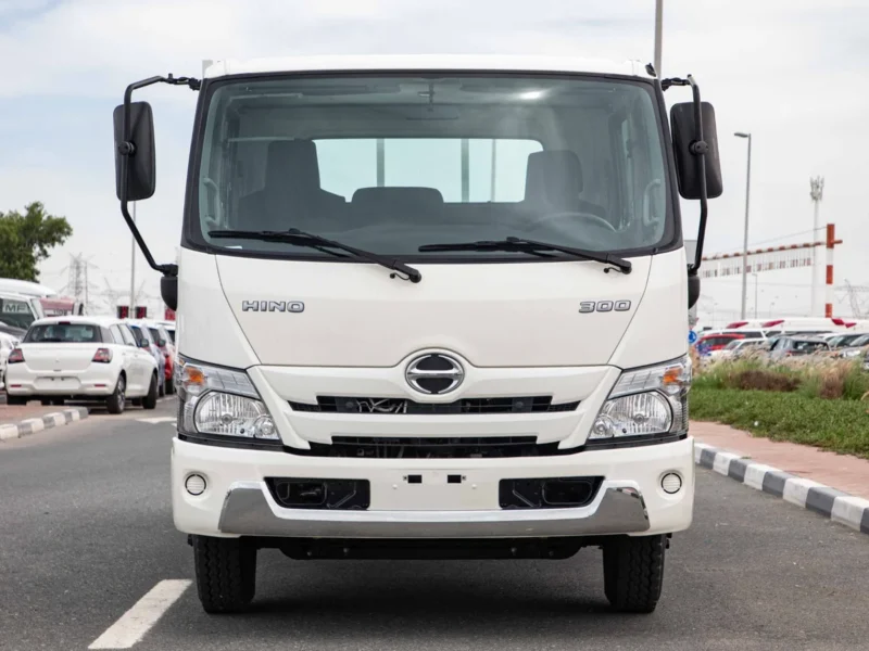 2024 Hino 300 Series 714 Double Cab 4.0‑liter Turbocharged Diesel Engine White Grey Truck