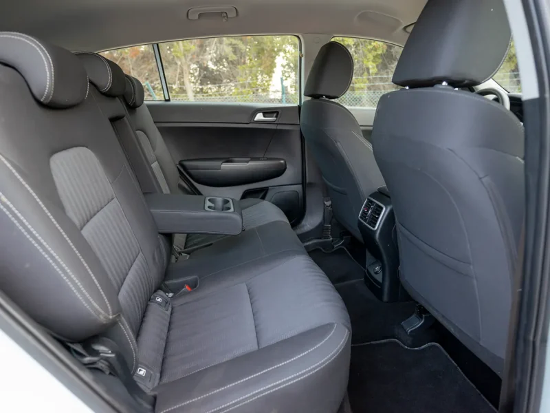 2020 Kia Sportage LX 2.4 Litres 4 Cylinders Petrol Engine White Black SUV GCC Specs