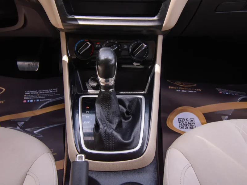 2022 MG 5 Comfort 1.5 Litres 4 Cylinders Petrol Engine Silver Grey Sedan GCC Specs