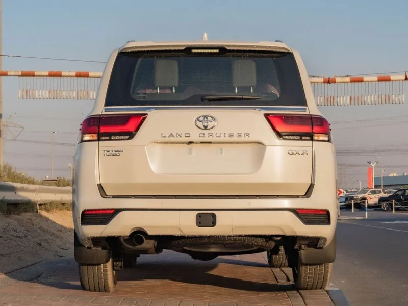 2026 Toyota Land Cruiser GXR 3.3L V6 Twin-Turbo Diesel Engine White Black SUV GCC