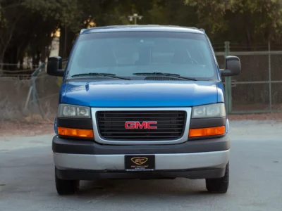 2019 GMC Savana Passanger Van 6.1L 8 Cylinders Diesel Engine Blue Grey Van GCC Specs