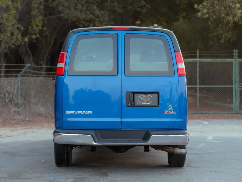 2019 GMC Savana Passanger Van 6.1L 8 Cylinders Diesel Engine Blue Grey Van GCC Specs