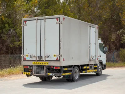 2020 Mitsubishi Canter Chiller Box 4.0L 4-Cylinder Diesel Engine Manual White Grey Truck GCC