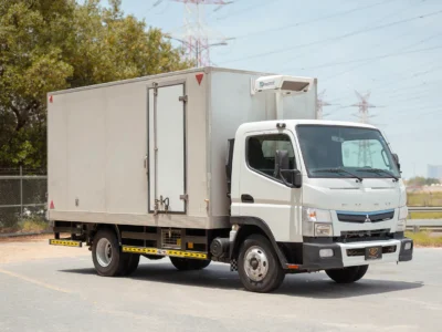 2020 Mitsubishi Canter Chiller Box 4.0L 4-Cylinder Diesel Engine White Grey Truck GCC