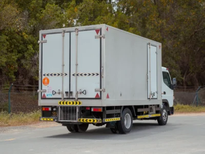 2020 Mitsubishi Canter Chiller Box 4.0L 4-Cylinder Diesel Engine White Grey Truck GCC