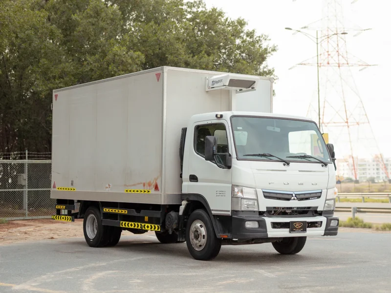 2023 Mitsubishi Canter Chiller Box Manual 4.0L 4-Cylinder Diesel Engine White Grey Truck GCC