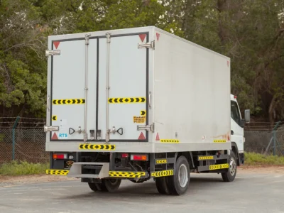 2023 Mitsubishi Canter Chiller Box Manual 4.0L 4-Cylinder Diesel Engine White Grey Truck GCC