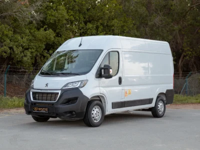 2022 Peugeot Boxer L2h2 2.2L 4-cylinder Turbo Diesel Engine Manual White Black Panel Van GCC