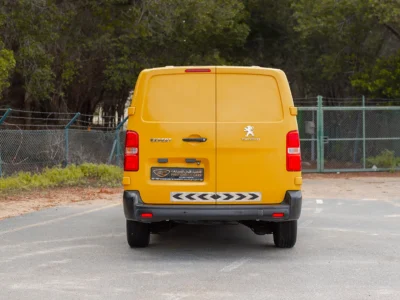 2022 Peugeot Expert L3 2.0 Litres 4 Cylinders Diesel Engine Yellow Black Panel Van GCC Specs