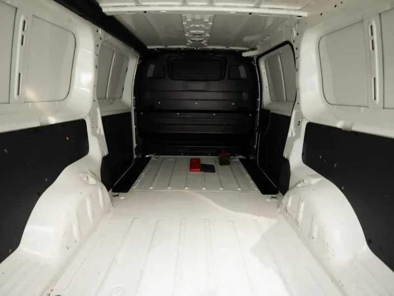 2022 Peugeot Expert L3 2.0 Litres 4 Cylinders Diesel Engine Yellow Black Panel Van GCC Specs