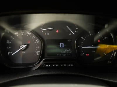 2022 Peugeot Expert L3 2.0 Litres 4 Cylinders Diesel Engine Yellow Black Panel Van GCC Specs