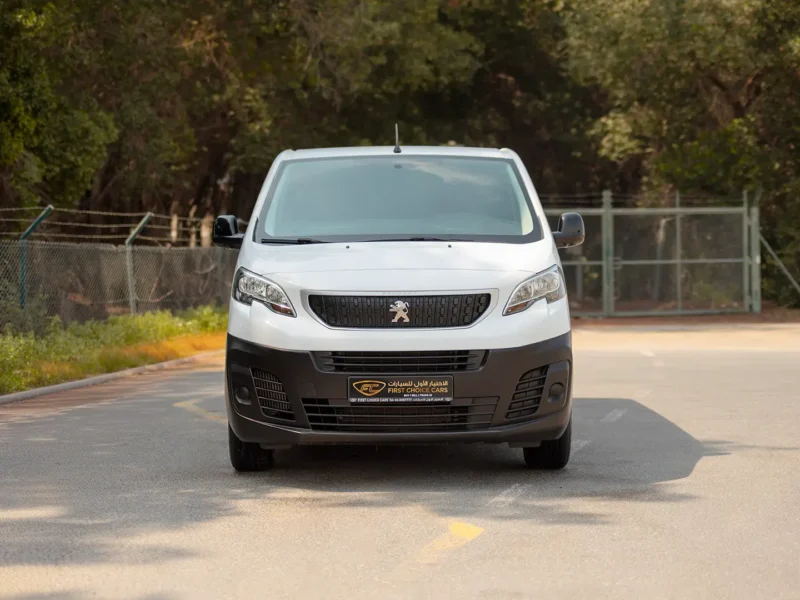 2022 Peugeot Expert L3 2.0 Litres 4 Cylinders Diesel Engine White Black Panel Van GCC Specs