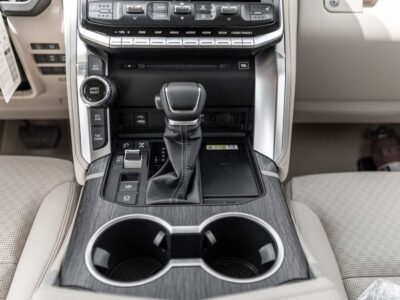 2025 Toyota Land Cruiser VX 4.0 Litres V6 Petrol Engine Black Beige SUV GCC Specs