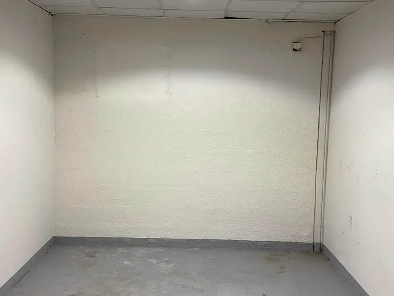 Simple Clean Warehouse Space Ideal for Companies Needing Accessible Storage Solutions in Al Quoz 3