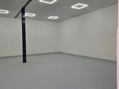 STATE OF THE ART GROUND FLOOR STORAGE WAREHOUSE READY FOR USE