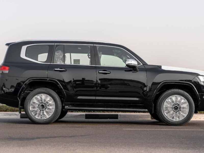 2025 Toyota Land Cruiser VX 4.0 Litres V6 Petrol Engine Black Red SUV GCC Specs