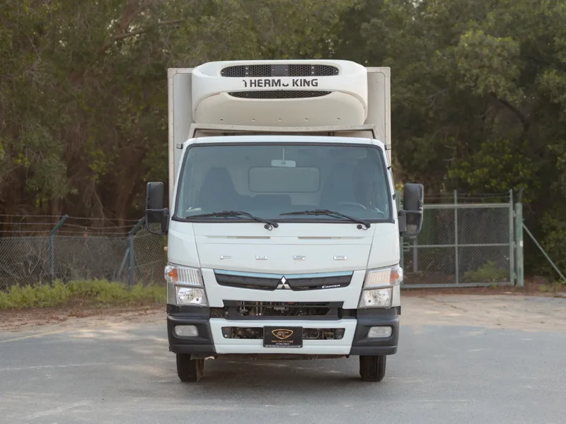 2020 Mitsubishi Canter Chiller Box 4.0L 4-Cylinder Diesel Engine White Grey Truck Manual GCC Specs