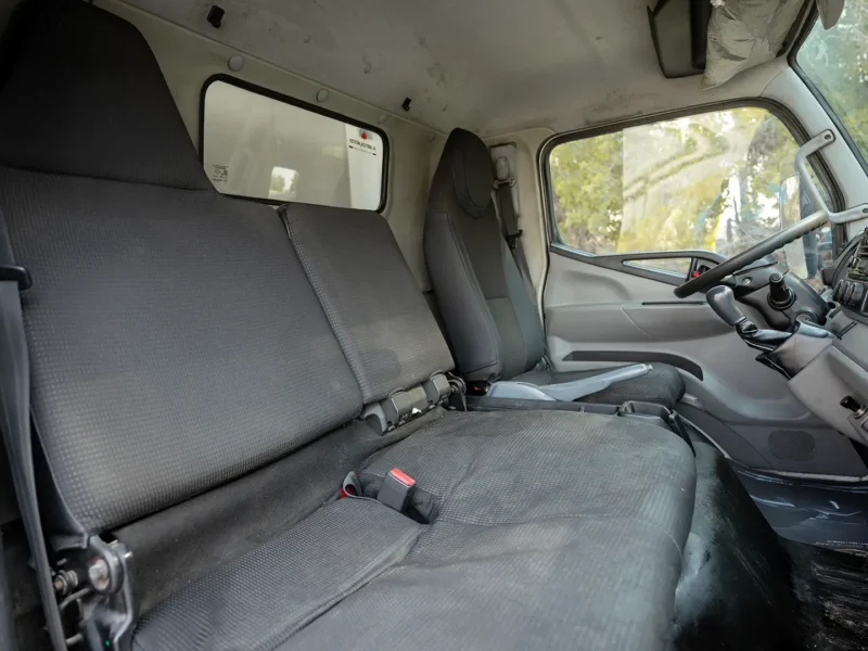 2020 Mitsubishi Canter Chiller Box 4.0L 4-Cylinder Diesel Engine White Grey Truck Manual GCC Specs