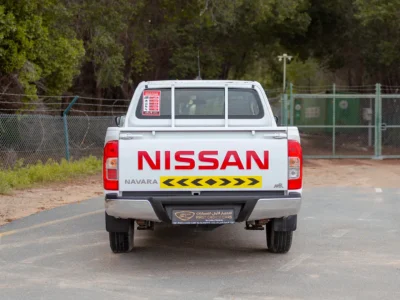 2022 Nissan Navara SE 2.5 Litres 4 Cylinders Petrol Engine White Grey Pickup Truck GCC Specs MT