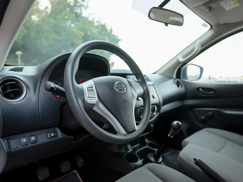 2022 Nissan Navara SE 2.5 Litres 4 Cylinders Petrol Engine White Grey Pickup Truck GCC Specs MT