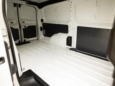 2020 Peugeot Expert L3 2.0L 4 Cylinders Diesel Engine Yellow Black Panel Van GCC Specs Automatic