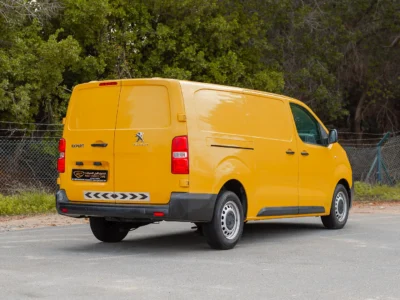 2022 Peugeot Expert L3 2.0L 4 Cylinders Diesel Engine Yellow Black Panel Van GCC Specs Automatic