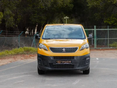 2022 Peugeot Expert L3 2.0L 4 Cylinders Diesel Engine Yellow Black Panel Van GCC Specs Automatic