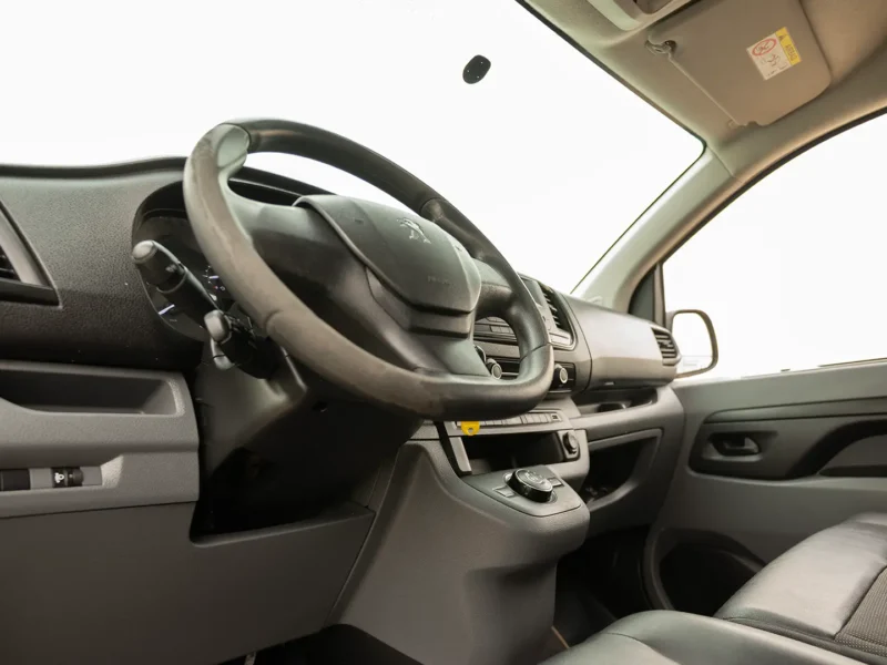 2022 Peugeot Expert L3 2.0L 4 Cylinders Diesel Engine Yellow Black Panel Van GCC Specs Automatic