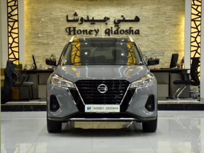 2022 Nissan Kicks SV 1.6 Litres 4 Cylinders Petrol Engine Grey Black Crossover GCC Specs