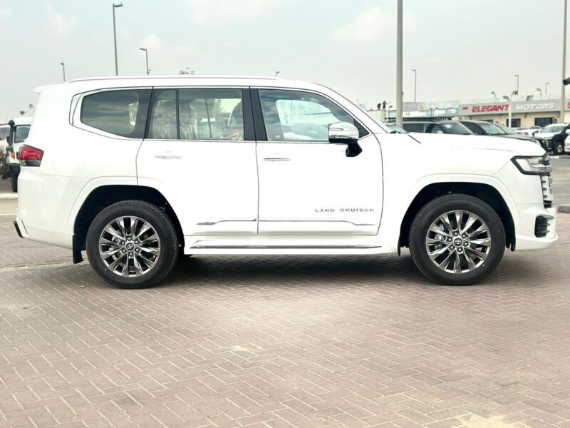 2026 TOYOTA LAND CRUISER VXR 3.5L V6 TWIN TURBO Petrol Engine White Red SUV GCC