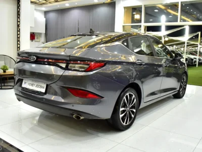 2024 JAC J7 Luxury 1.5L Turbocharged 4-cylinder Petrol Engine Grey Brown Sedan GCC Specs