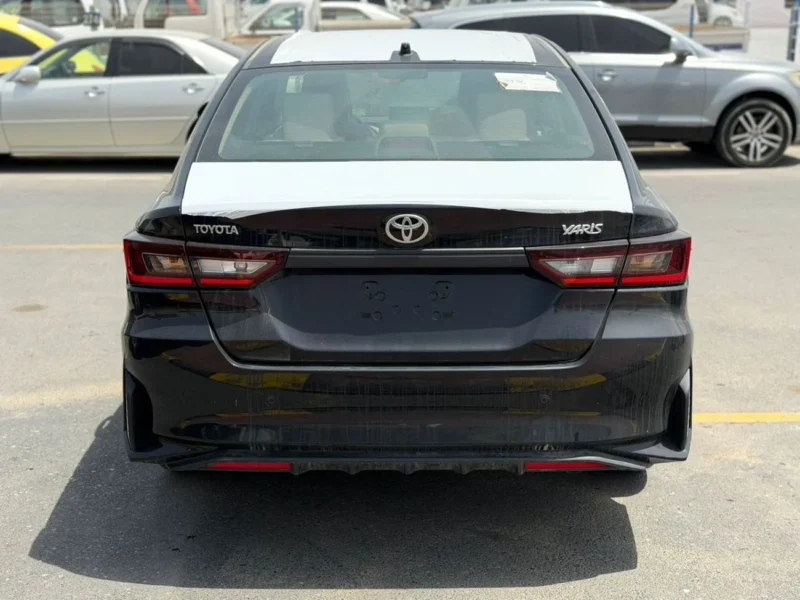2026 TOYOTA YARIS 1.5 Litres 4 Cylinders Petrol Engine Black Beige Sedan GCC Specs