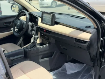 2026 TOYOTA YARIS 1.5 Litres 4 Cylinders Petrol Engine Black Beige Sedan GCC Specs