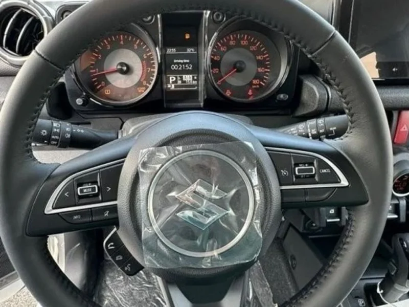 2024 Suzuki Jimny 1.5L VVT 4-cylinder Petrol Engine White Black SUV GCC Specs