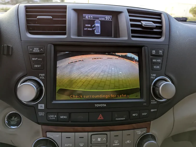 2010 Toyota Highlander Limited 6 Cylinders petrol Engine White Beige SUV Full Option