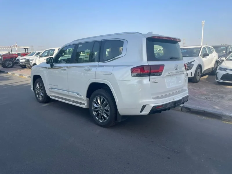 2026 TOYOTA LAND CRUISER VXR 3.5TT V6 TWIN TURBO Petrol Engine White Burgundy SUV