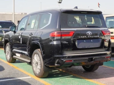2026 TOYOTA LAND CRUISER VXR 3.5L V6 TWIN TURBO Petrol Engine Black Red SUV GCC