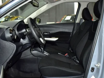 2022 Nissan Kicks SV 1.6 Litres 4 Cylinders Petrol Engine Grey Black Crossover GCC Specs