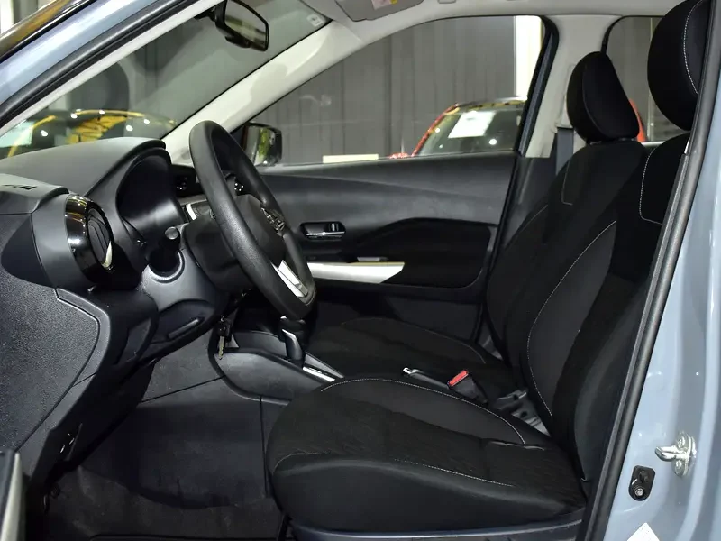 2022 Nissan Kicks SV 1.6 Litres 4 Cylinders Petrol Engine Grey Black Crossover GCC Specs