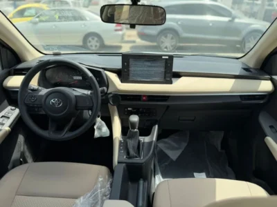 2026 TOYOTA YARIS 1.5 Litres 4 Cylinders Petrol Engine Black Beige Sedan GCC Specs