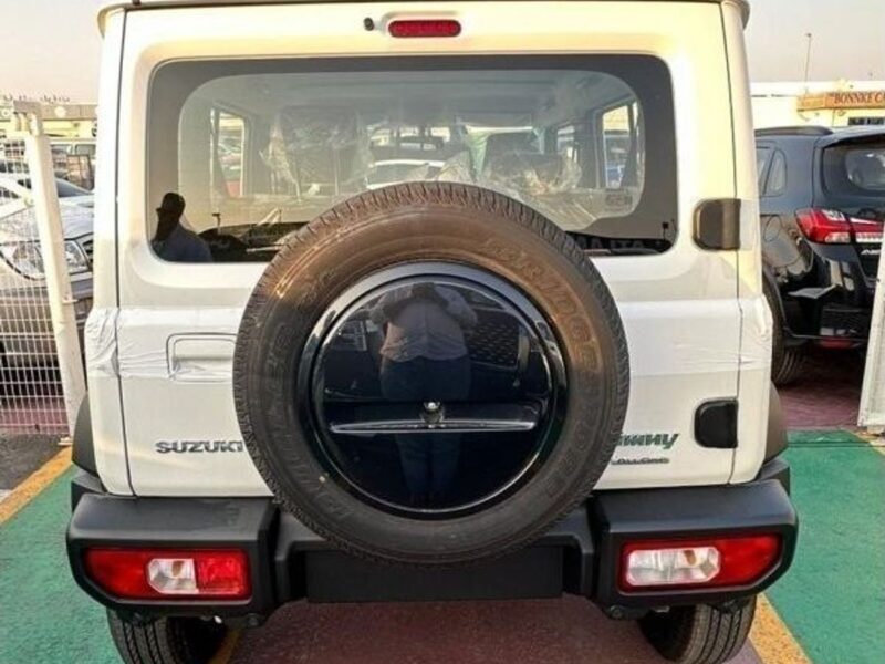 2024 Suzuki Jimny 1.5L VVT 4-cylinder Petrol Engine White Black SUV GCC Specs